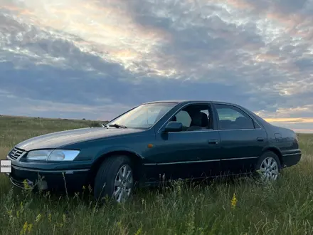 Toyota Camry 1998 года за 3 600 000 тг. в Астана – фото 4