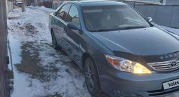 Toyota Camry 2004 года за 4 900 000 тг. в Актобе – фото 3