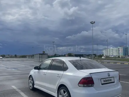 Volkswagen Polo 2012 года за 3 300 000 тг. в Актобе – фото 2