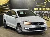 Volkswagen Polo 2017 года за 6 500 000 тг. в Актобе – фото 3