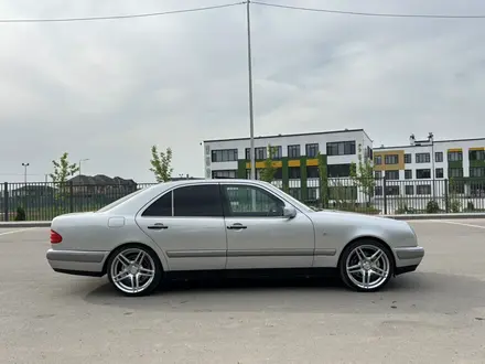 Mercedes-Benz E 280 1996 года за 4 000 000 тг. в Алматы – фото 16