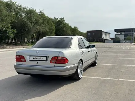 Mercedes-Benz E 280 1996 года за 4 000 000 тг. в Алматы – фото 45
