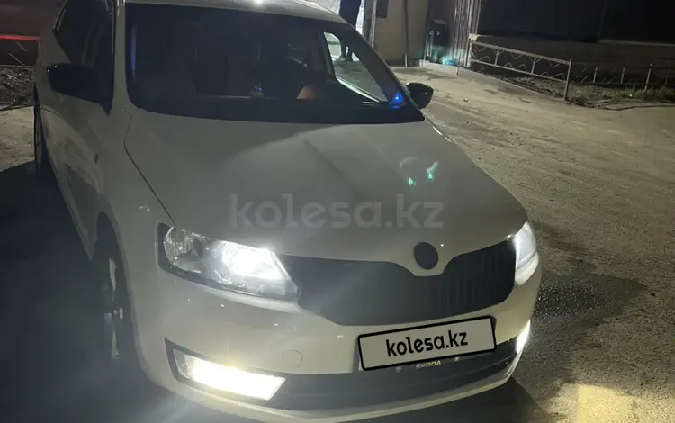 Skoda Rapid 2015 года за 3 500 000 тг. в Атырау