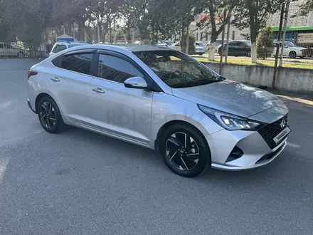 Hyundai Accent 2022 года за 7 100 000 тг. в Шымкент – фото 3
