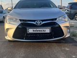 Toyota Camry 2016 годаfor9 800 000 тг. в Атырау – фото 3