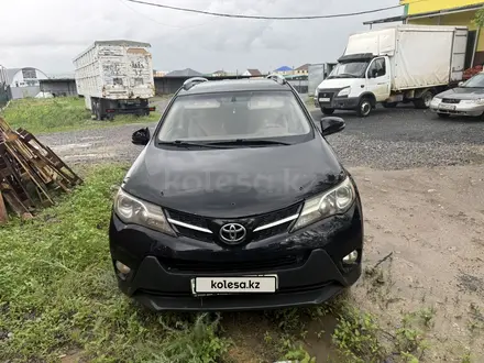 Toyota RAV4 2014 года за 6 200 000 тг. в Актобе – фото 2