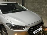 Hyundai Elantra 2018 годаfor7 900 000 тг. в Алматы