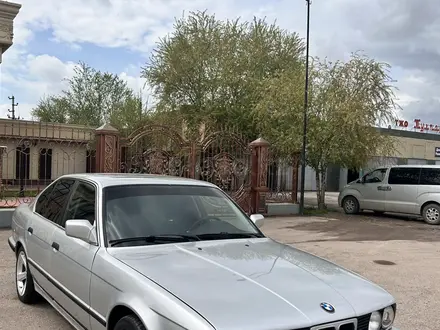 BMW 520 1992 года за 2 800 000 тг. в Шу – фото 2