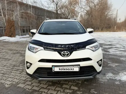 Toyota RAV4 2017 года за 12 700 000 тг. в Алматы – фото 2