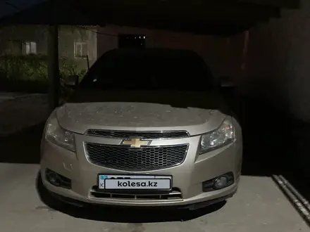 Chevrolet Cruze 2011 года за 2 800 000 тг. в Шымкент – фото 2