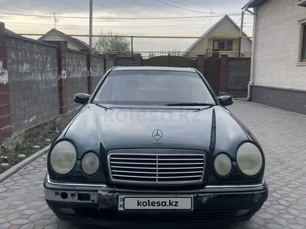 Mercedes-Benz E 320 1998 года за 3 500 000 тг. в Алматы – фото 3