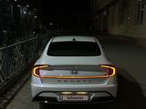 Hyundai Sonata 2021 года за 10 800 000 тг. в Жанаозен – фото 2