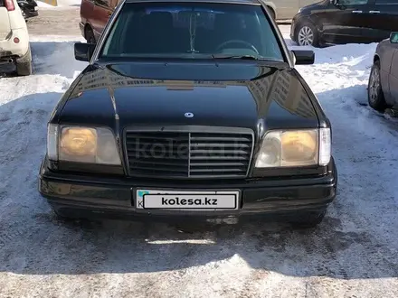 Mercedes-Benz E 200 1994 года за 2 300 000 тг. в Астана – фото 3