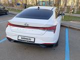 Hyundai Elantra 2022 года за 10 400 000 тг. в Астана – фото 2