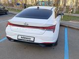 Hyundai Elantra 2022 года за 11 600 000 тг. в Астана – фото 2