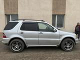 Mercedes-Benz ML 320 2001 года за 4 300 000 тг. в Астана – фото 3