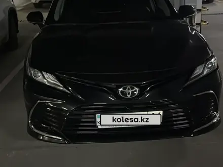 Toyota Camry 2023 года за 16 500 000 тг. в Актау – фото 3