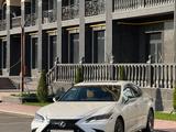 Lexus ES 300h 2020 года за 21 000 000 тг. в Караганда – фото 3