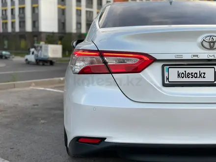 Toyota Camry 2018 года за 12 500 000 тг. в Астана – фото 13