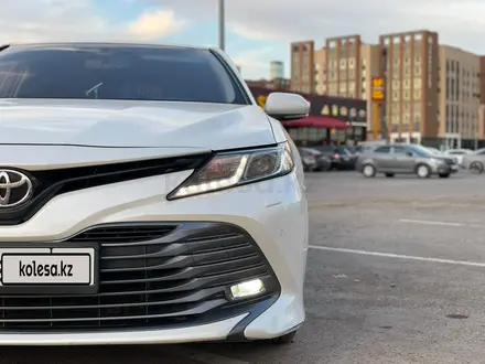 Toyota Camry 2018 года за 12 500 000 тг. в Астана – фото 14
