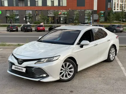 Toyota Camry 2018 года за 12 500 000 тг. в Астана – фото 15