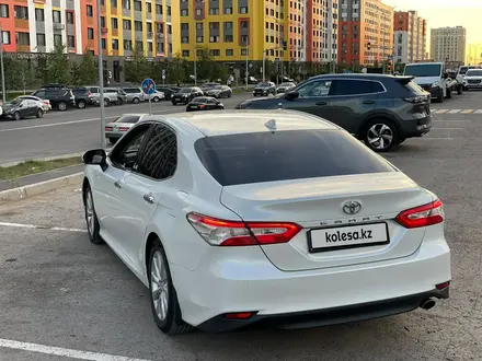 Toyota Camry 2018 года за 12 500 000 тг. в Астана – фото 8