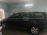 Volkswagen Passat 2011 года за 5 500 000 тг. в Тараз – фото 2