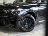 BMW X5 M 2023 года за 82 000 000 тг. в Алматы – фото 4