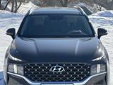 Hyundai Santa Fe 2021 года за 15 800 000 тг. в Алматы – фото 2