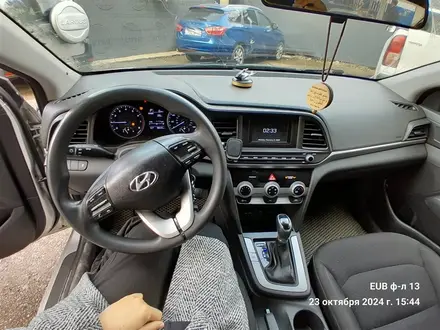 Hyundai Elantra 2018 года за 6 500 000 тг. в Уральск – фото 14