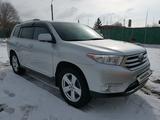 Toyota Highlander 2011 года за 16 800 000 тг. в Актобе – фото 2