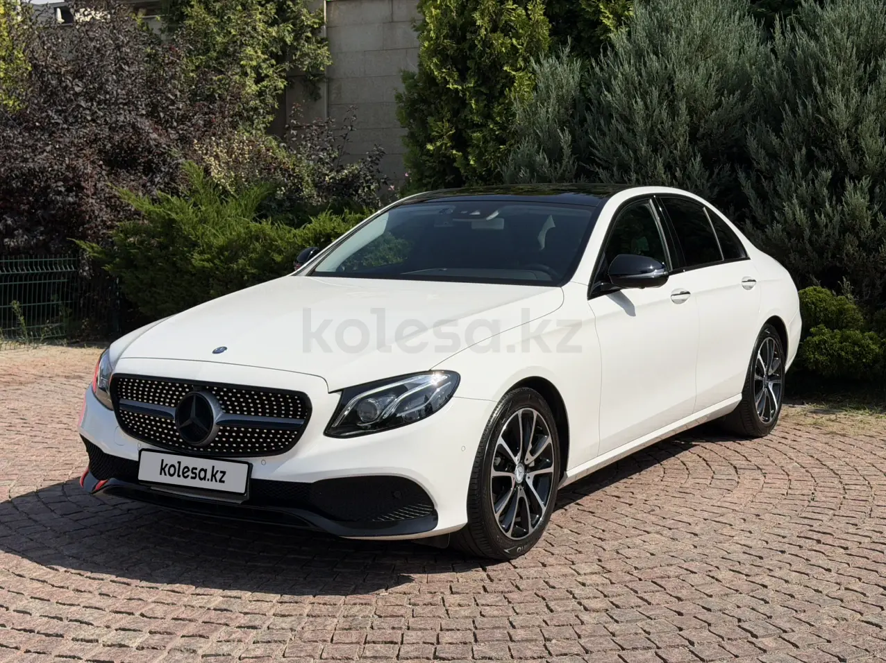 Mercedes-Benz E-Class, 2016