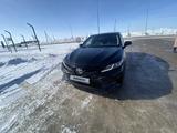 Toyota Camry 2020 года за 14 300 000 тг. в Караганда