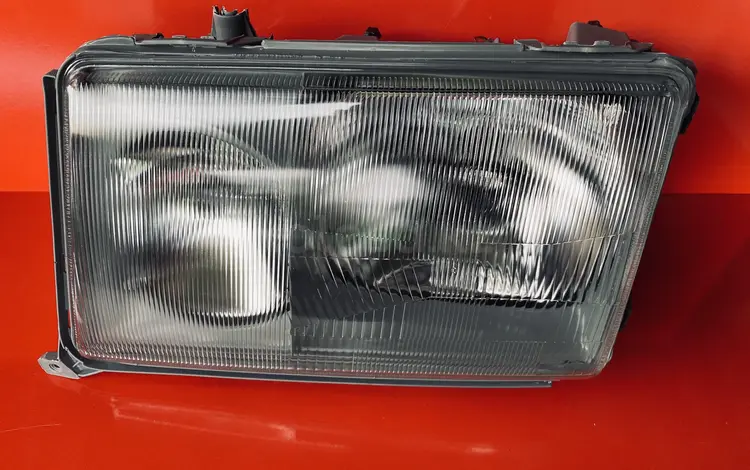 Mercedes Benz w124 передняя фара за 12 000 тг. в Алматы