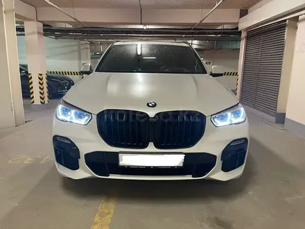 BMW X5 2021 года за 40 000 000 тг. в Алматы