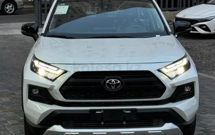 Toyota RAV4 2024 года за 15 800 000 тг. в Алматы