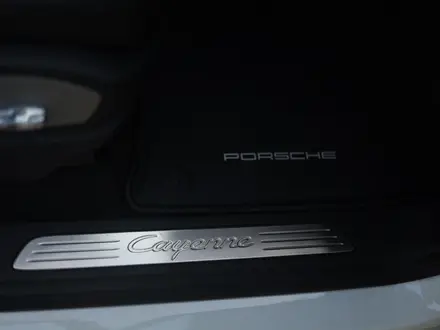 Porsche Cayenne 2015 года за 25 800 000 тг. в Алматы – фото 21