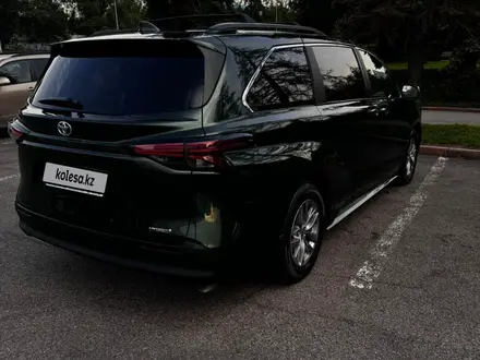 Toyota Sienna 2022 года за 27 500 000 тг. в Алматы – фото 2