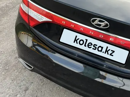 Hyundai Grandeur 2014 года за 8 350 000 тг. в Алматы – фото 25