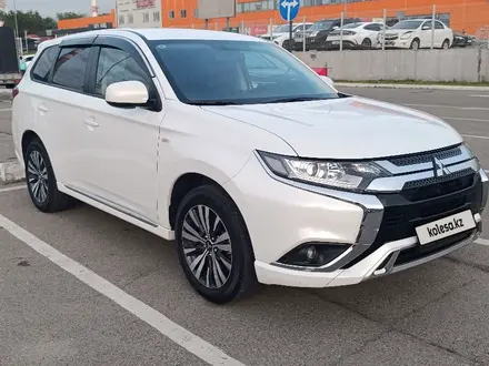 Mitsubishi Outlander 2022 года за 10 500 000 тг. в Алматы – фото 2