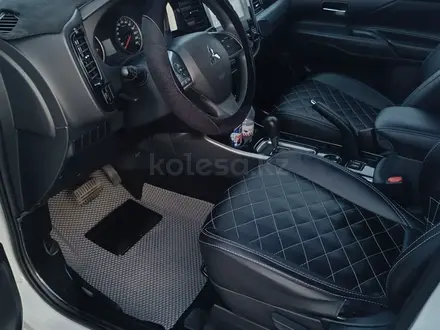 Mitsubishi Outlander 2022 года за 10 500 000 тг. в Алматы – фото 11
