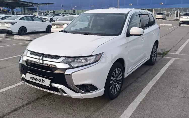 Mitsubishi Outlander 2022 года за 10 500 000 тг. в Алматы