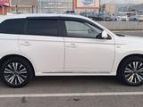 Mitsubishi Outlander 2022 годаүшін10 500 000 тг. в Алматы – фото 4