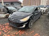 Hyundai Accent 2013 года за 100 000 тг. в Атырау – фото 2