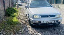 Volkswagen Golf 1998 годаүшін2 400 000 тг. в Алматы