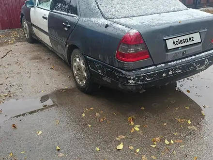 Mercedes-Benz C 180 1994 года за 670 000 тг. в Алматы – фото 3