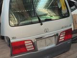 Крышка багажника Toyota Grand Hiace за 170 000 тг. в Алматы