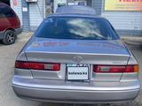 Toyota Camry 1999 годаүшін2 900 000 тг. в Семей – фото 4
