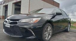 Toyota Camry 2017 года за 7 400 000 тг. в Актобе – фото 4