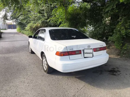 Toyota Camry 1998 года за 3 000 000 тг. в Алматы – фото 8